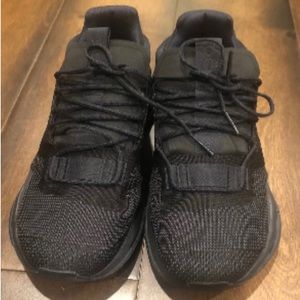 Cloud NOVA size 11. Looks brand new